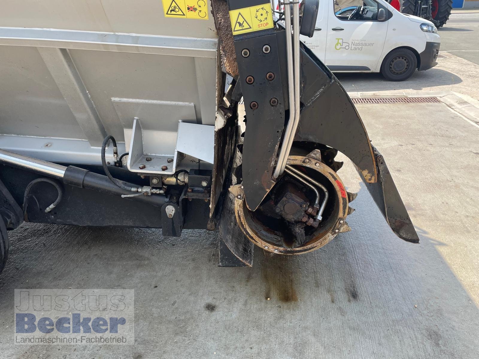 Futtermischwagen des Typs Hirl T 900 H, Gebrauchtmaschine in Weimar-Niederwalgern (Bild 8)