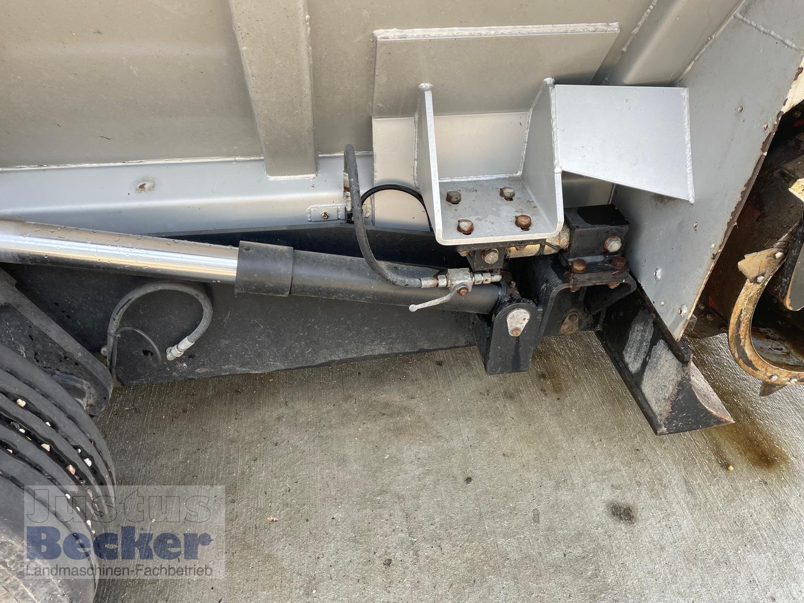 Futtermischwagen des Typs Hirl T 900 H, Gebrauchtmaschine in Weimar-Niederwalgern (Bild 11)