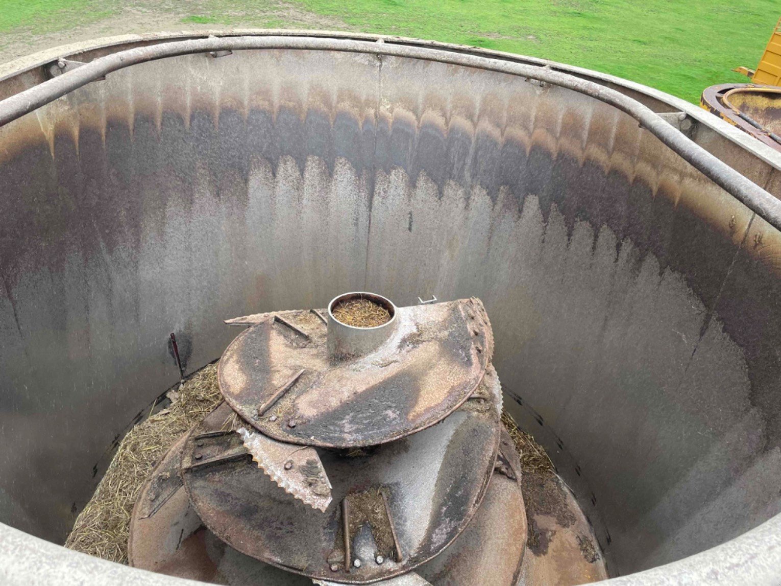 Futtermischwagen van het type Jeantil Mélangeuse Vm17 Jeantil, Gebrauchtmaschine in LA SOUTERRAINE (Foto 7)