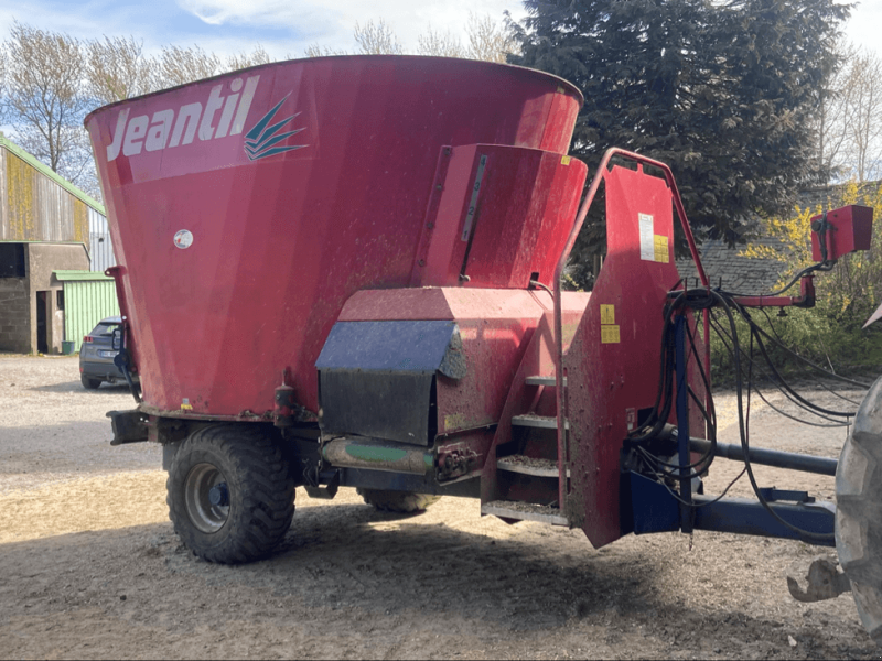 Futtermischwagen van het type Jeantil VM 12, Gebrauchtmaschine in TREMEUR
