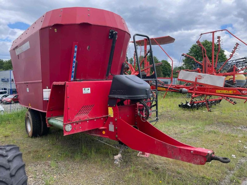 Futtermischwagen des Typs JF Stoll Mélangeuse FEEDER Jf Stoll Lemken Feraboli, Gebrauchtmaschine in SAINT CLAIR SUR ELLE (Bild 1)
