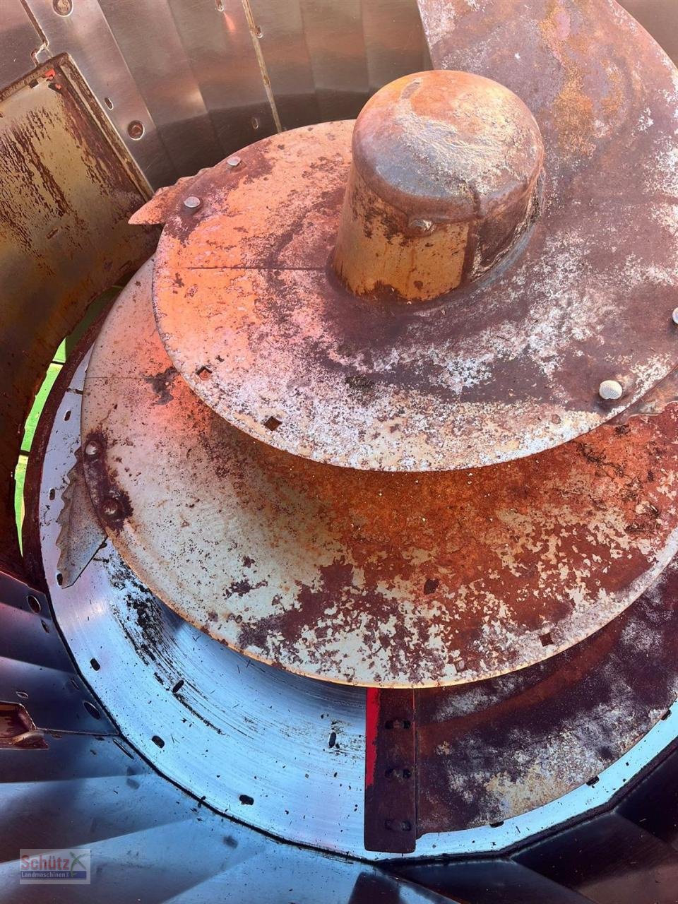 Futtermischwagen des Typs Kuhn 14.2 CS / Futtermischwagen / 2 Schnecken, Gebrauchtmaschine in Schierling (Bild 21)