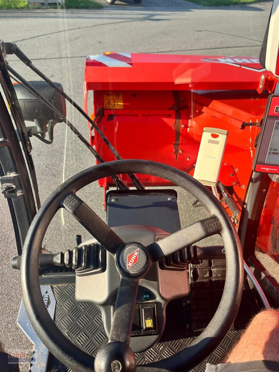 Futtermischwagen des Typs Kuhn 14.2 CS / Futtermischwagen / 2 Schnecken, Gebrauchtmaschine in Schierling (Bild 23)