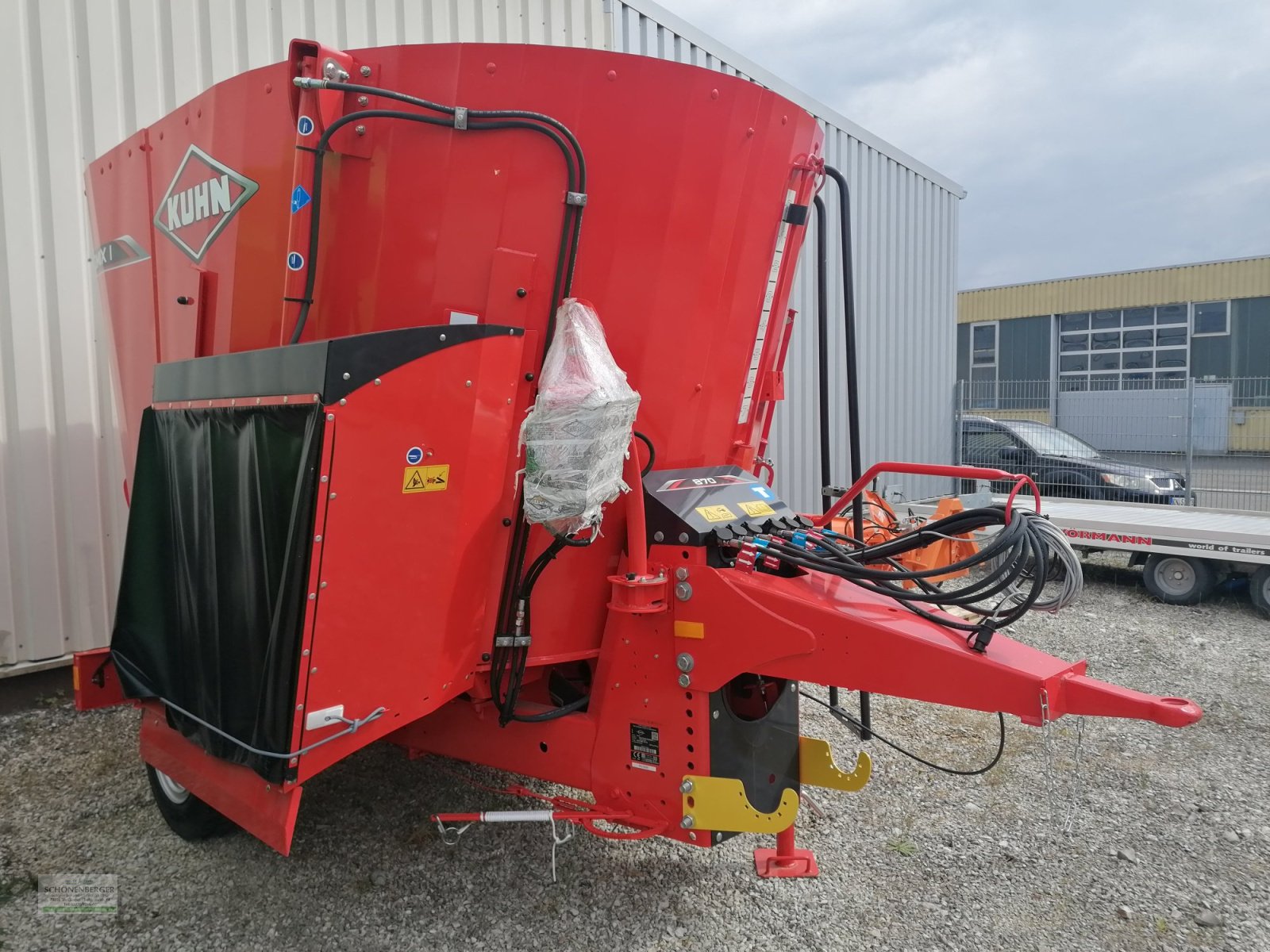 Futtermischwagen des Typs Kuhn 1870 Euromix, Neumaschine in Steisslingen (Bild 2)