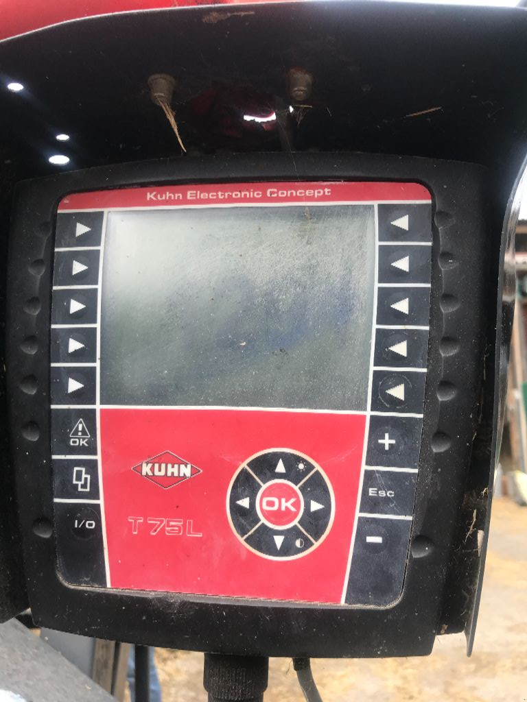 Futtermischwagen typu Kuhn EUROMIX 1, Gebrauchtmaschine v ST MARTIN EN HAUT (Obrázek 3)