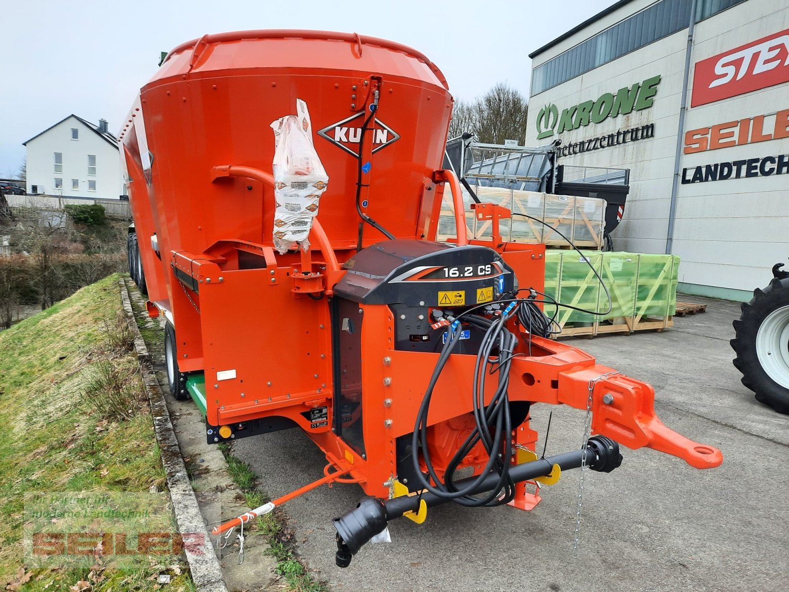 Futtermischwagen des Typs Kuhn PROFILE 16.2 CS, Neumaschine in Ansbach (Bild 2)