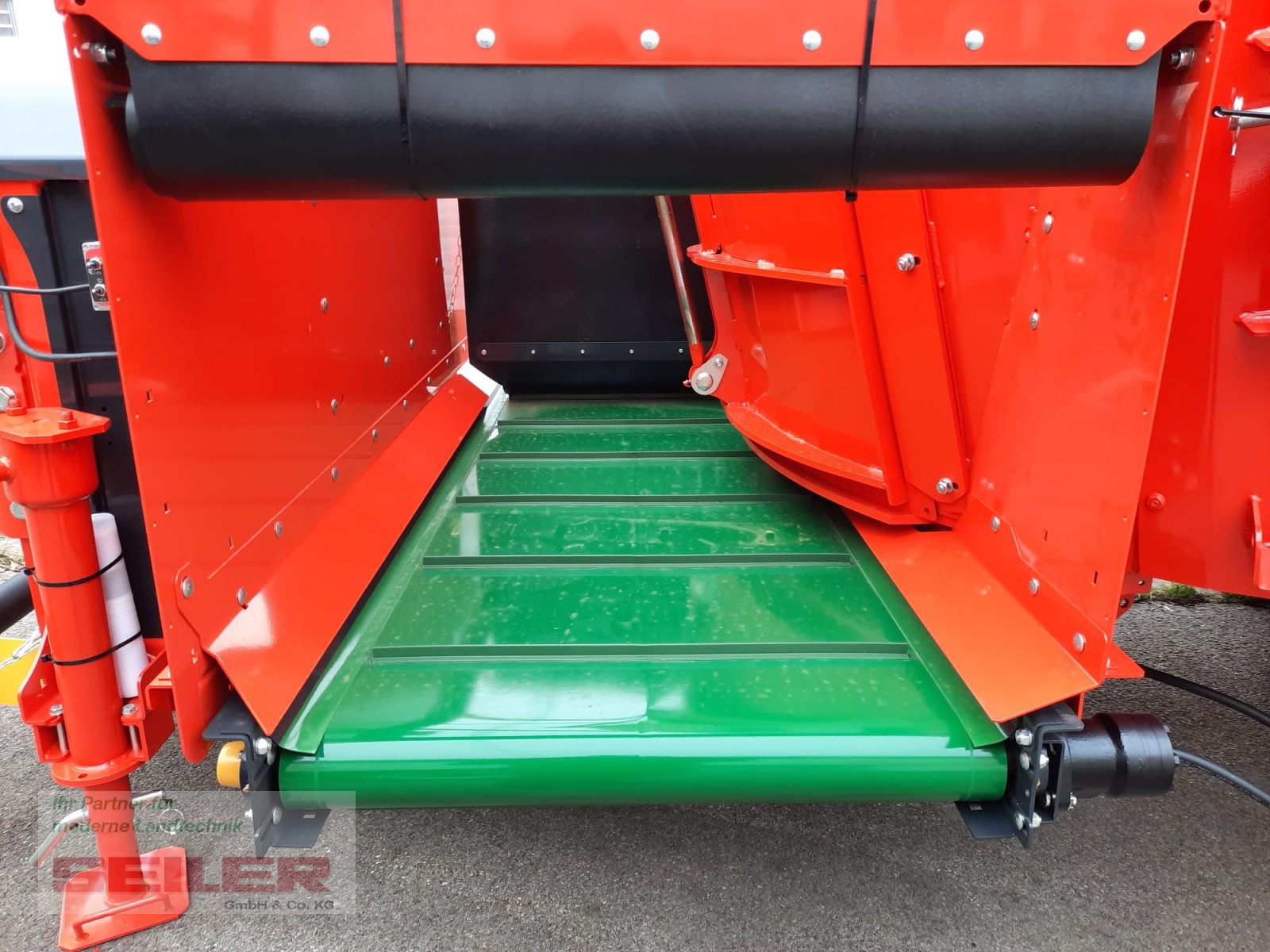 Futtermischwagen des Typs Kuhn PROFILE 16.2 CS, Neumaschine in Ansbach (Bild 8)