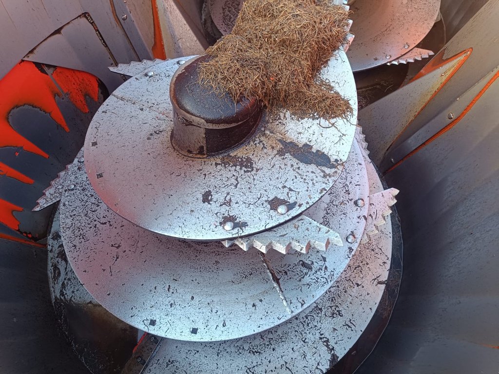 Futtermischwagen des Typs Kuhn Profile 16.2 DS, Gebrauchtmaschine in MAYENNE (Bild 10)