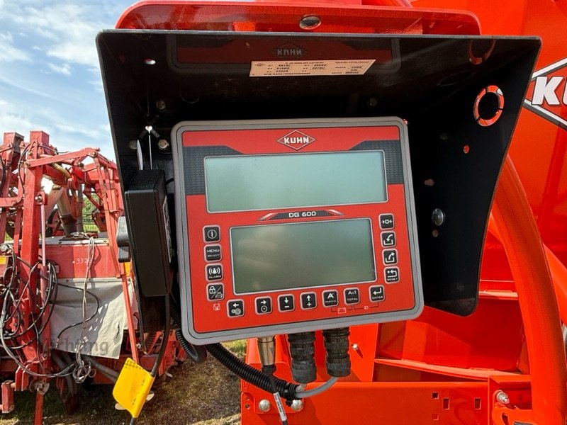 Futtermischwagen of the type Kuhn Profile 16.2, Neumaschine in Marxen (Picture 8)