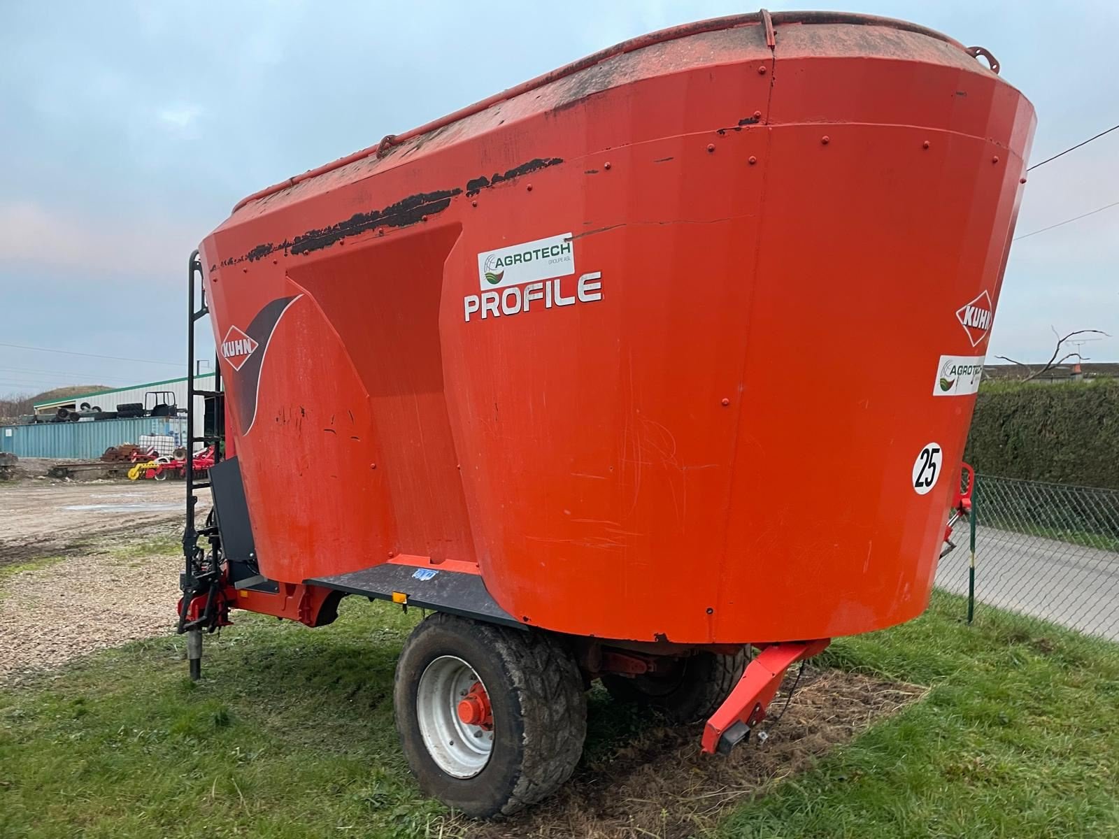 Futtermischwagen of the type Kuhn PROFILE + 1870, Gebrauchtmaschine in BOSC LE HARD (Picture 3)