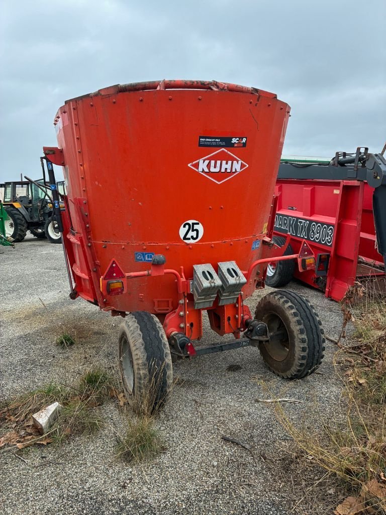 Futtermischwagen of the type Kuhn PROFILE 670, Gebrauchtmaschine in VERNOUX EN VIVARAIS (Picture 3)