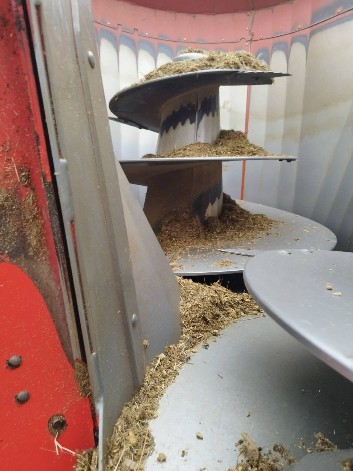 Futtermischwagen tip Kuhn PROFILE PLUS 18.2 DS, Gebrauchtmaschine in Le Horps (Poză 9)