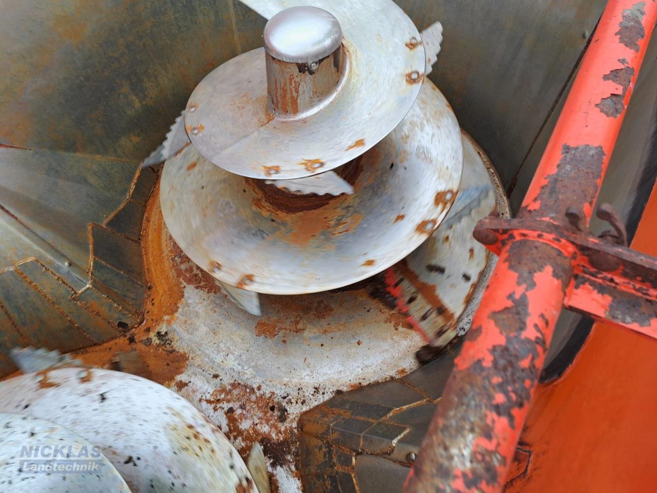 Futtermischwagen от тип Kuhn SPW14 Compact, Gebrauchtmaschine в Schirradorf (Снимка 12)