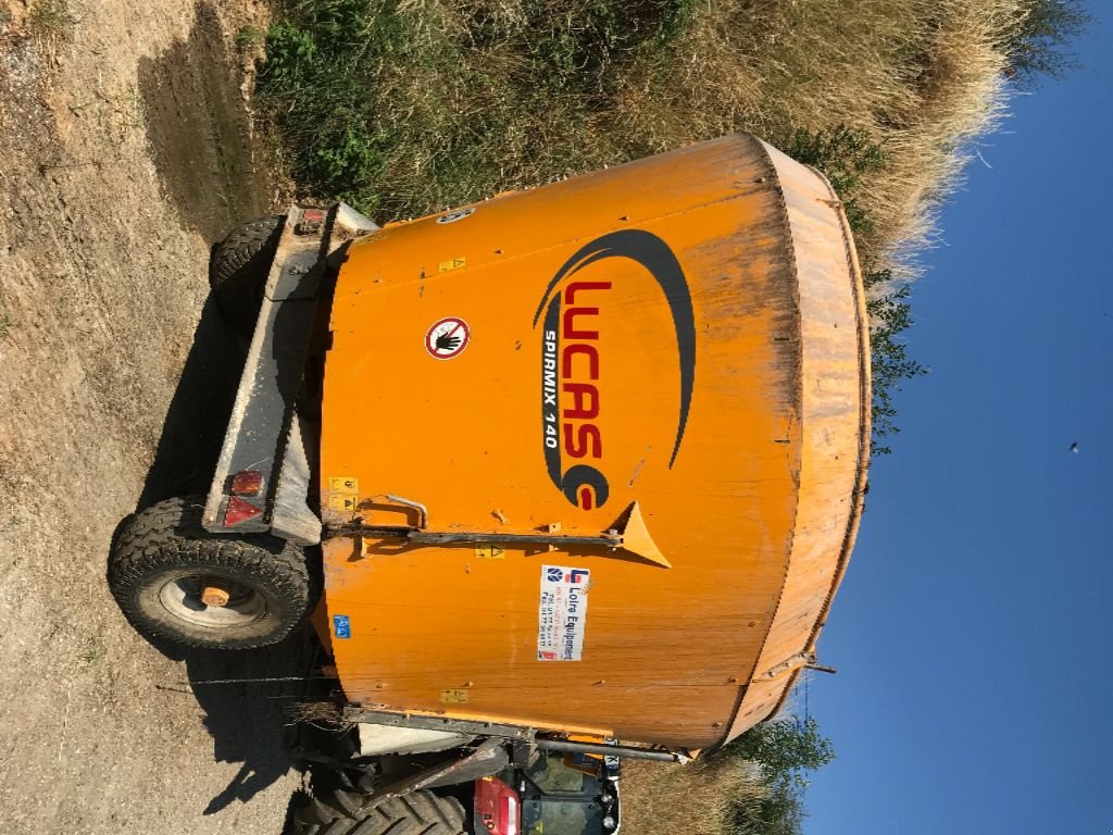 Futtermischwagen del tipo Lucas Spirmix 140, Gebrauchtmaschine In ST MARTIN EN HAUT (Immagine 1)