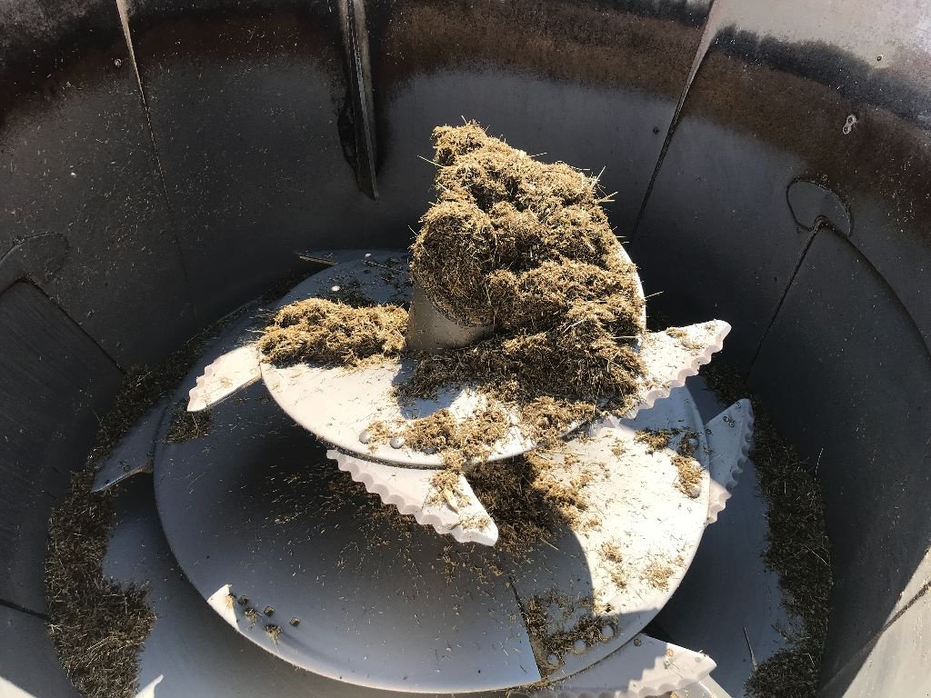 Futtermischwagen del tipo Lucas Spirmix 140, Gebrauchtmaschine In ST MARTIN EN HAUT (Immagine 3)