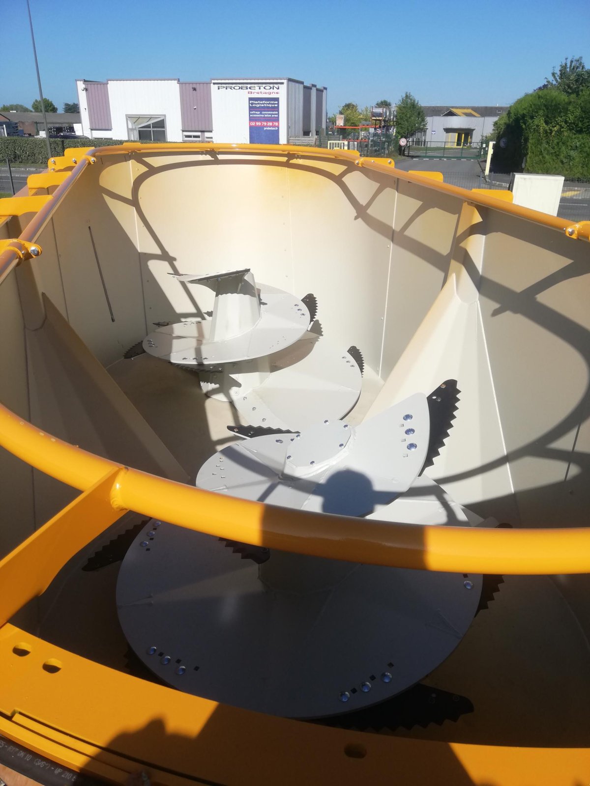 Futtermischwagen del tipo Lucas SPIRMIX 200 TAPIS, Gebrauchtmaschine In TREMEUR (Immagine 4)