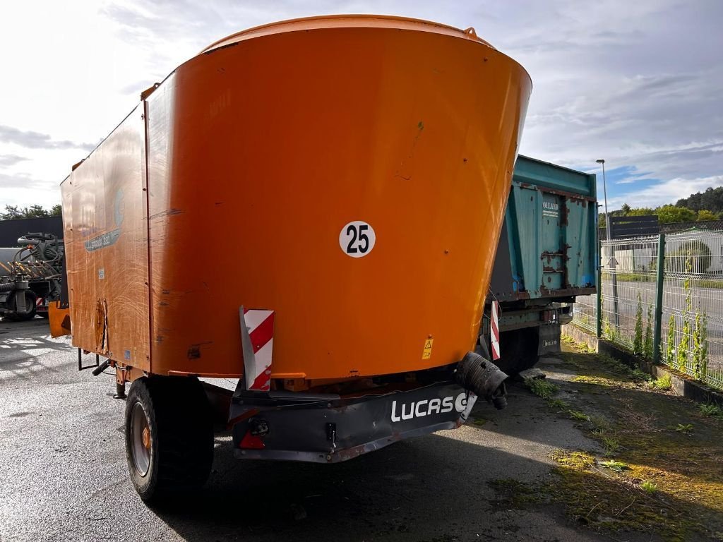 Futtermischwagen del tipo Lucas SPIRMIX 220, Gebrauchtmaschine In MALESTROIT (Immagine 8)