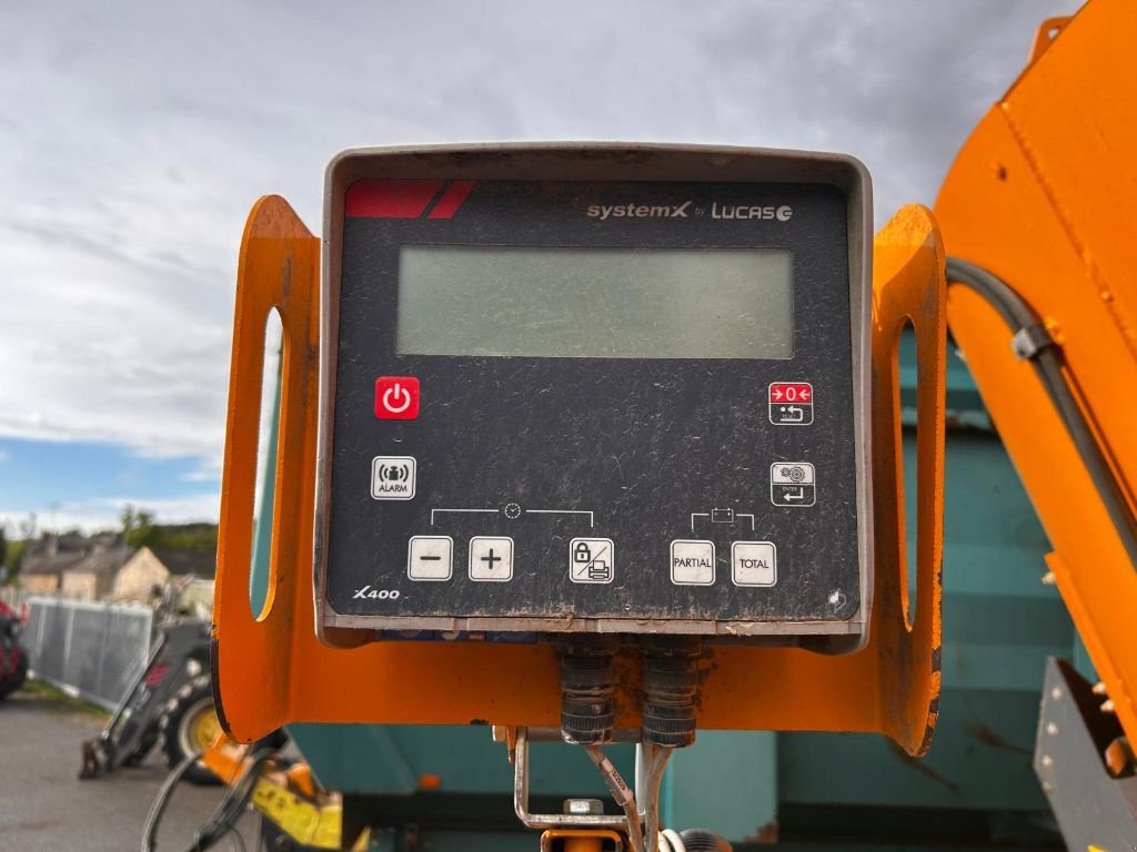 Futtermischwagen del tipo Lucas SPIRMIX 220, Gebrauchtmaschine In MALESTROIT (Immagine 10)