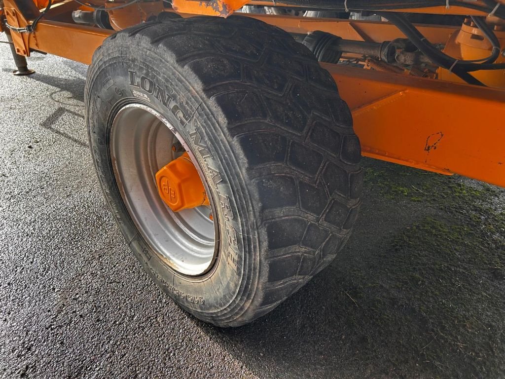 Futtermischwagen del tipo Lucas SPIRMIX 220, Gebrauchtmaschine In MALESTROIT (Immagine 9)