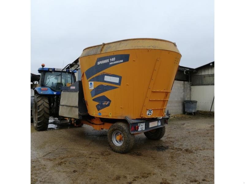 Futtermischwagen typu Lucas SPIRMIX140, Gebrauchtmaschine v CHAUMONT (Obrázek 3)