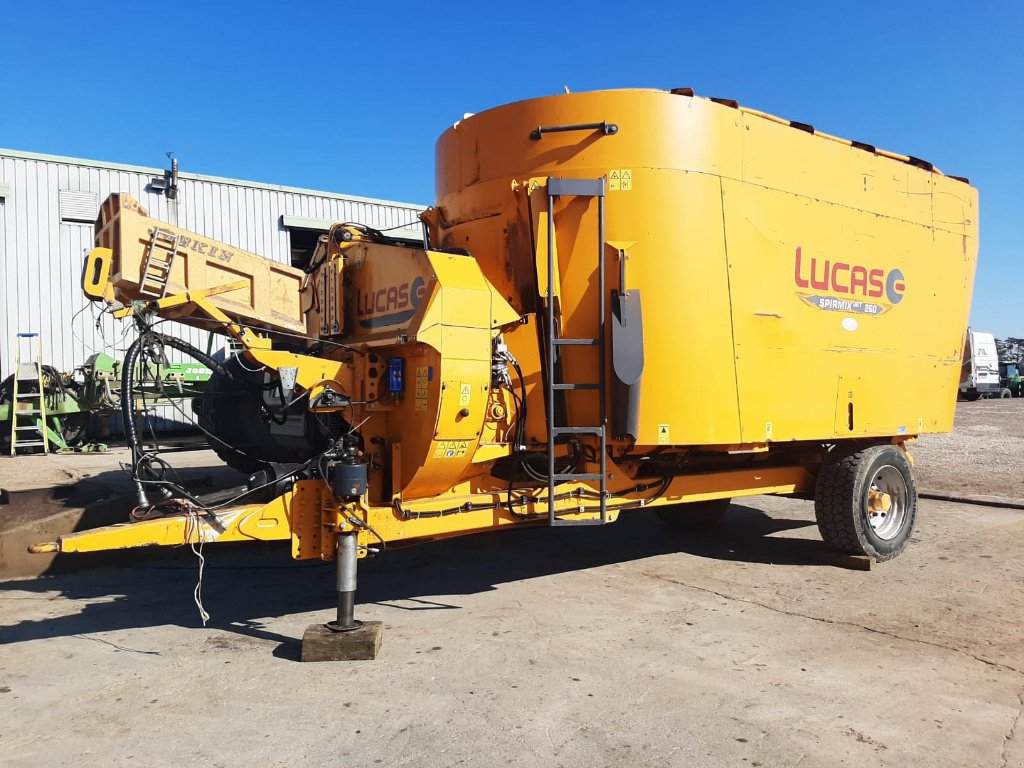 Futtermischwagen от тип Lucas Sprimix jet 260, Gebrauchtmaschine в SAINT LOUP (Снимка 2)
