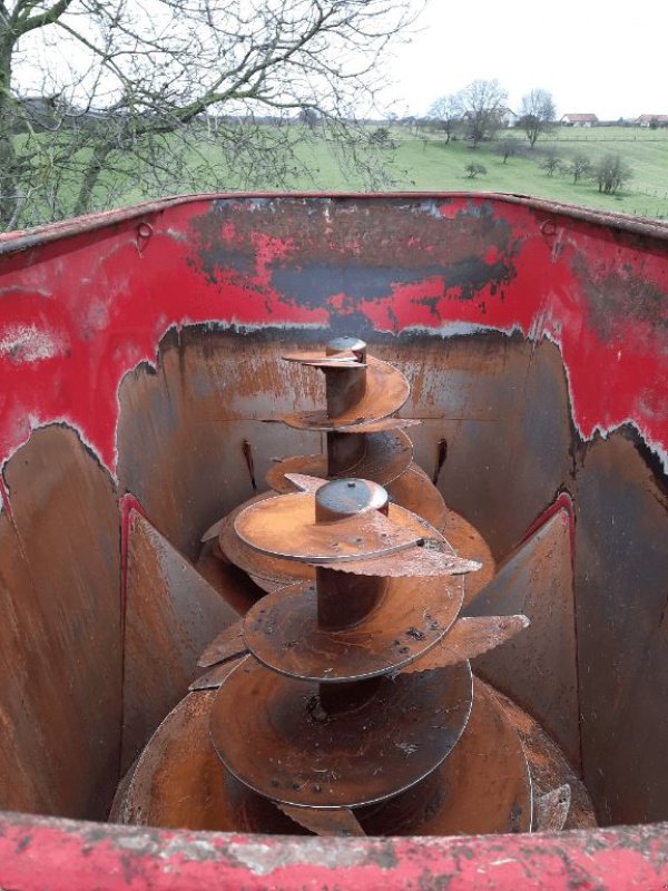 Futtermischwagen del tipo RMH MIXEL 302, Gebrauchtmaschine In azerailles (Immagine 2)