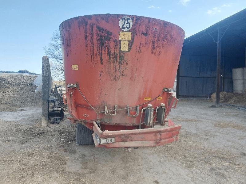 Futtermischwagen des Typs RMH MIXELL 18, Gebrauchtmaschine in VOUZIERS (Bild 2)