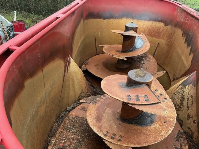 Futtermischwagen типа RMH MIXELL162, Gebrauchtmaschine в les hayons (Фотография 5)