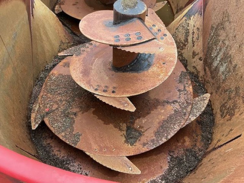 Futtermischwagen типа RMH MIXELL162, Gebrauchtmaschine в les hayons (Фотография 4)