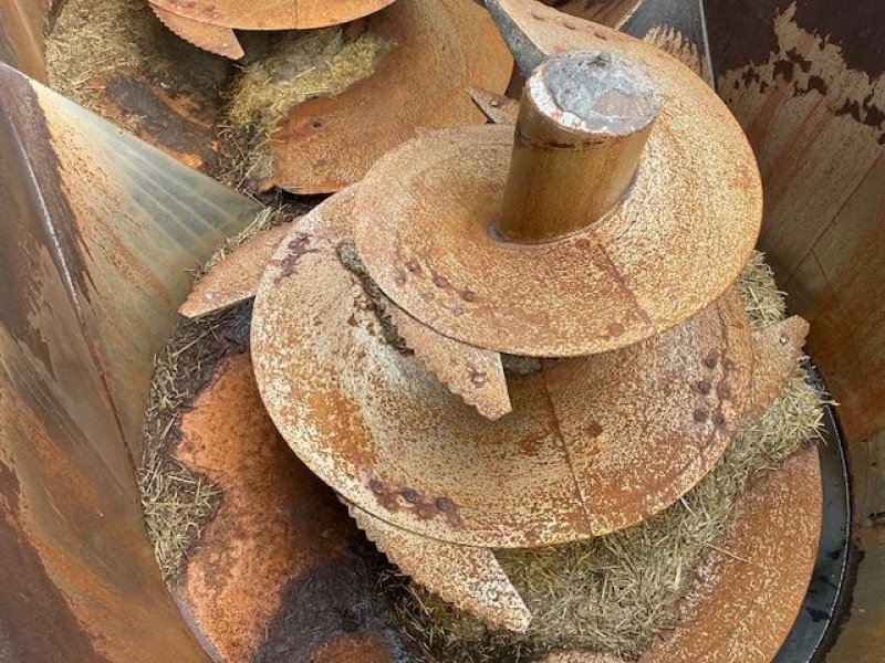 Futtermischwagen van het type RMH MIXELL20, Gebrauchtmaschine in les hayons (Foto 8)