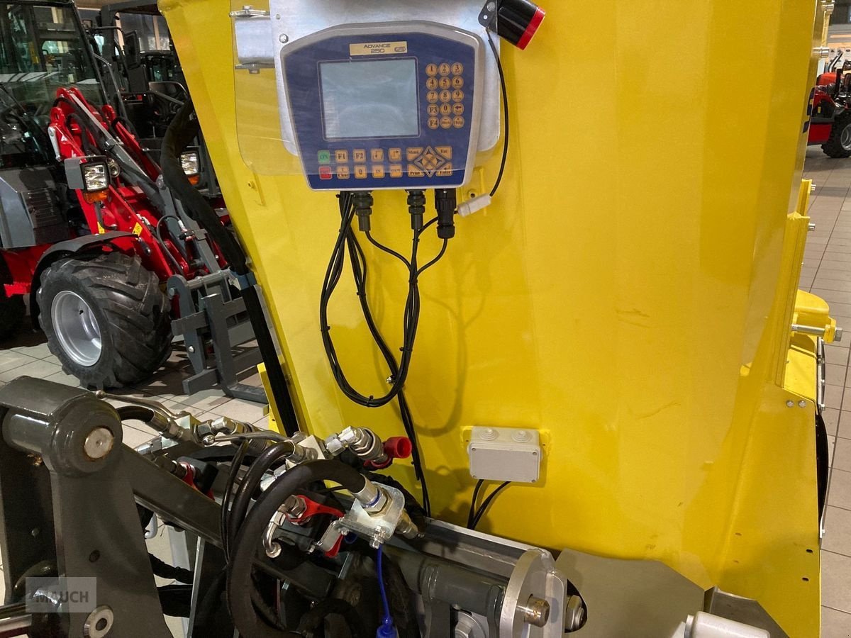 Futtermischwagen of the type Sgariboldi Koala 2,5 Cart, Neumaschine in Burgkirchen (Picture 4)