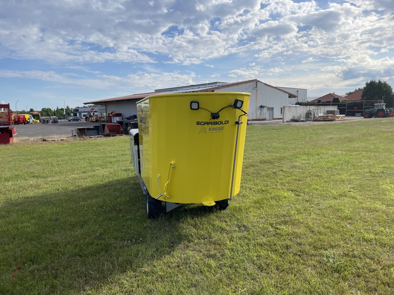 Futtermischwagen des Typs Sgariboldi Koala 4.5 MD-S, Neumaschine in Fürstenau (Bild 3)
