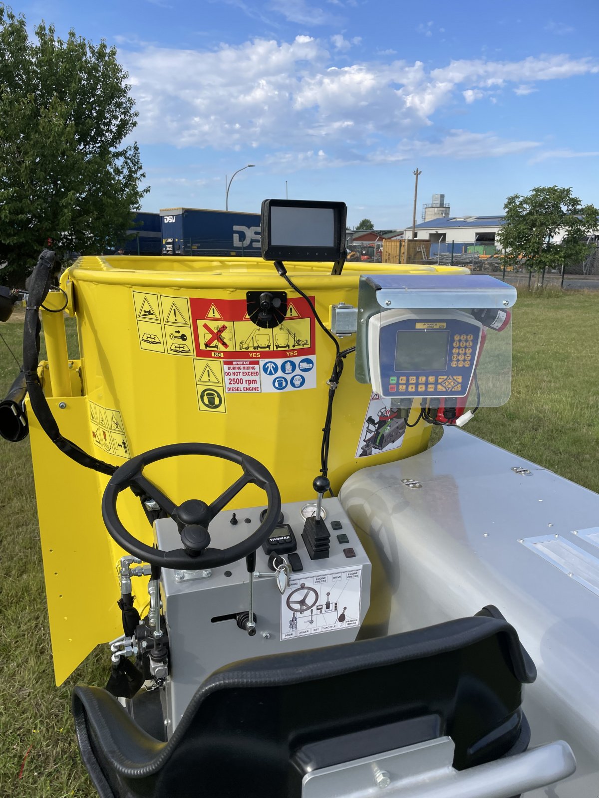 Futtermischwagen des Typs Sgariboldi Koala 4.5 MD-S, Neumaschine in Fürstenau (Bild 9)