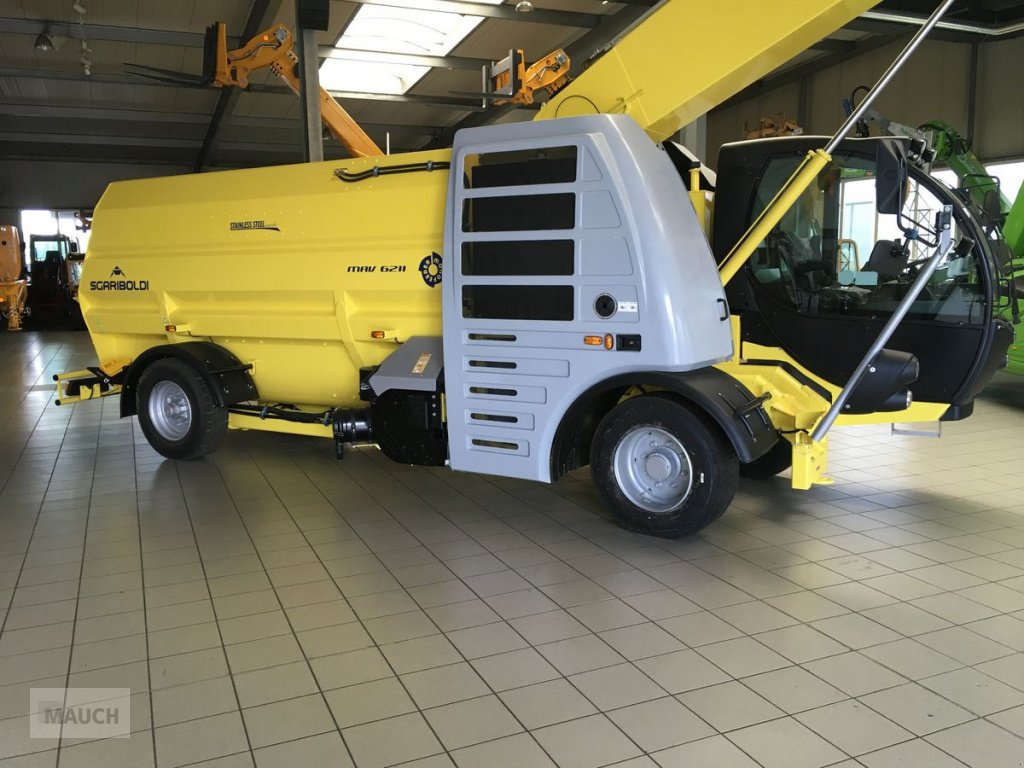 Futtermischwagen des Typs Sgariboldi MAV 6214, Neumaschine in Burgkirchen (Bild 2)