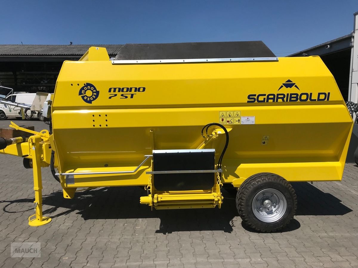 Futtermischwagen of the type Sgariboldi ST 7 Monofeeder, Neumaschine in Burgkirchen (Picture 1)