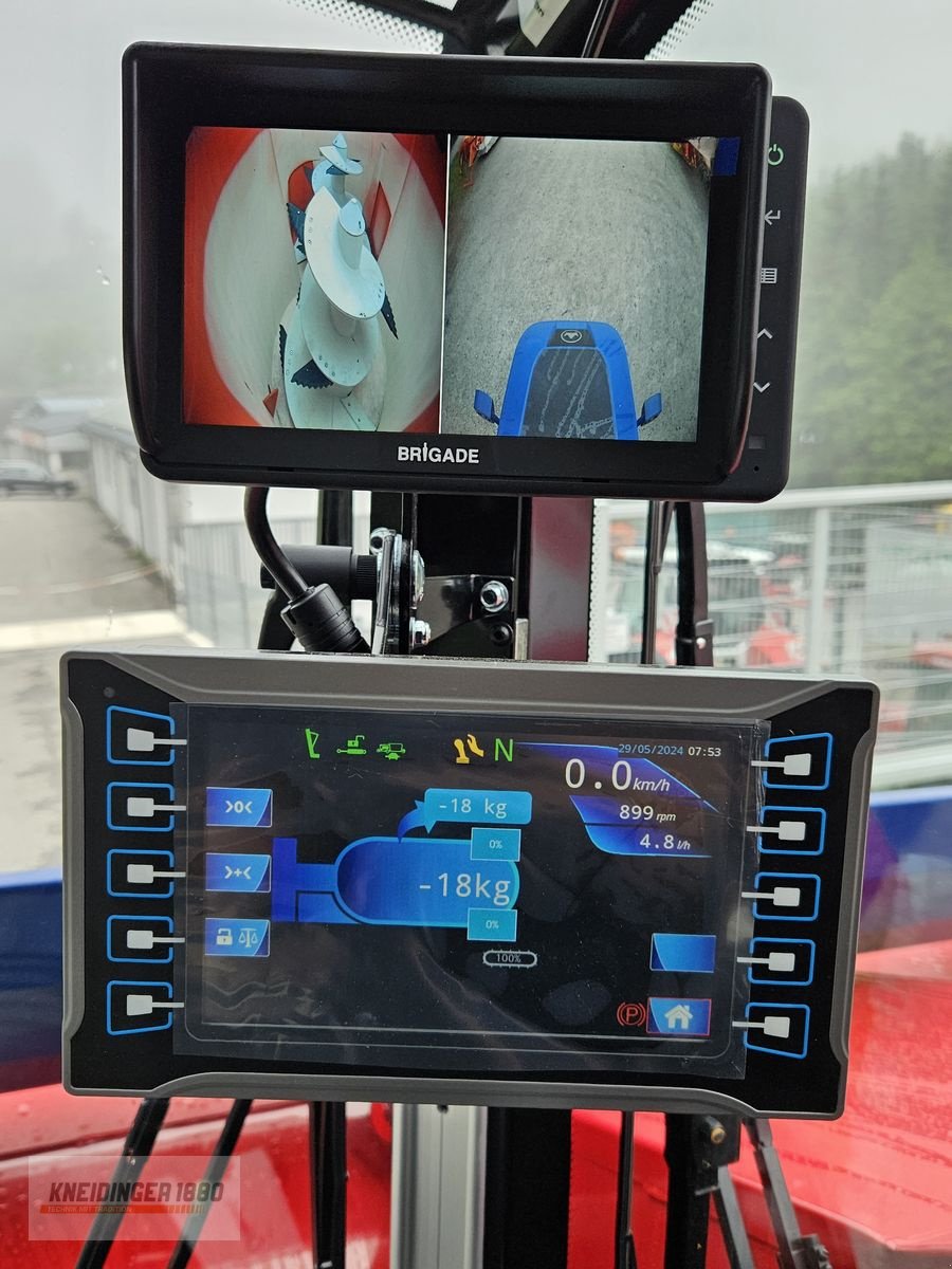 Futtermischwagen of the type Siloking Selbstfahrer 1612-16, Neumaschine in Altenfelden (Picture 16)