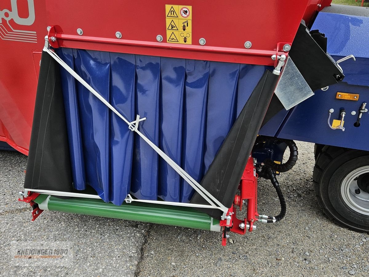 Futtermischwagen of the type Siloking Selbstfahrer 1612-16, Neumaschine in Altenfelden (Picture 4)