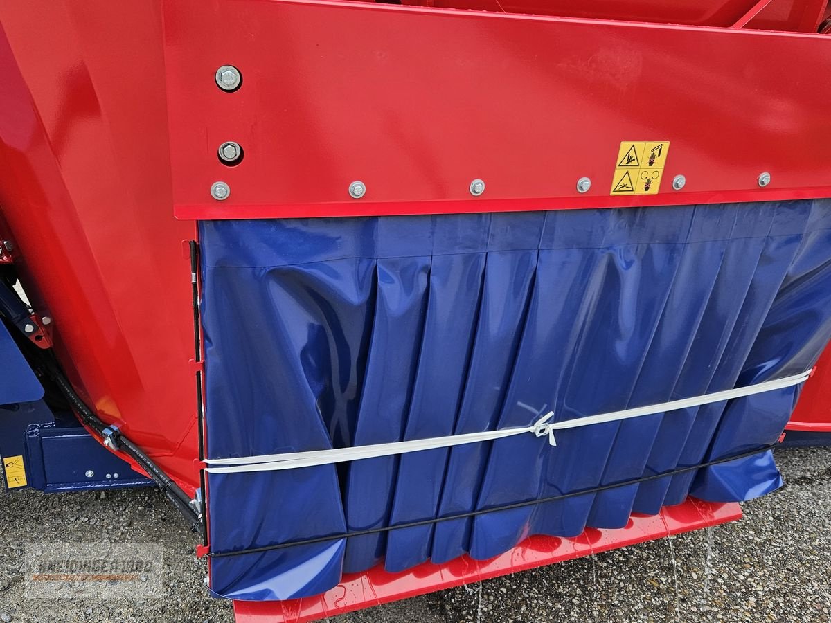 Futtermischwagen of the type Siloking Selbstfahrer 1612-16, Neumaschine in Altenfelden (Picture 9)