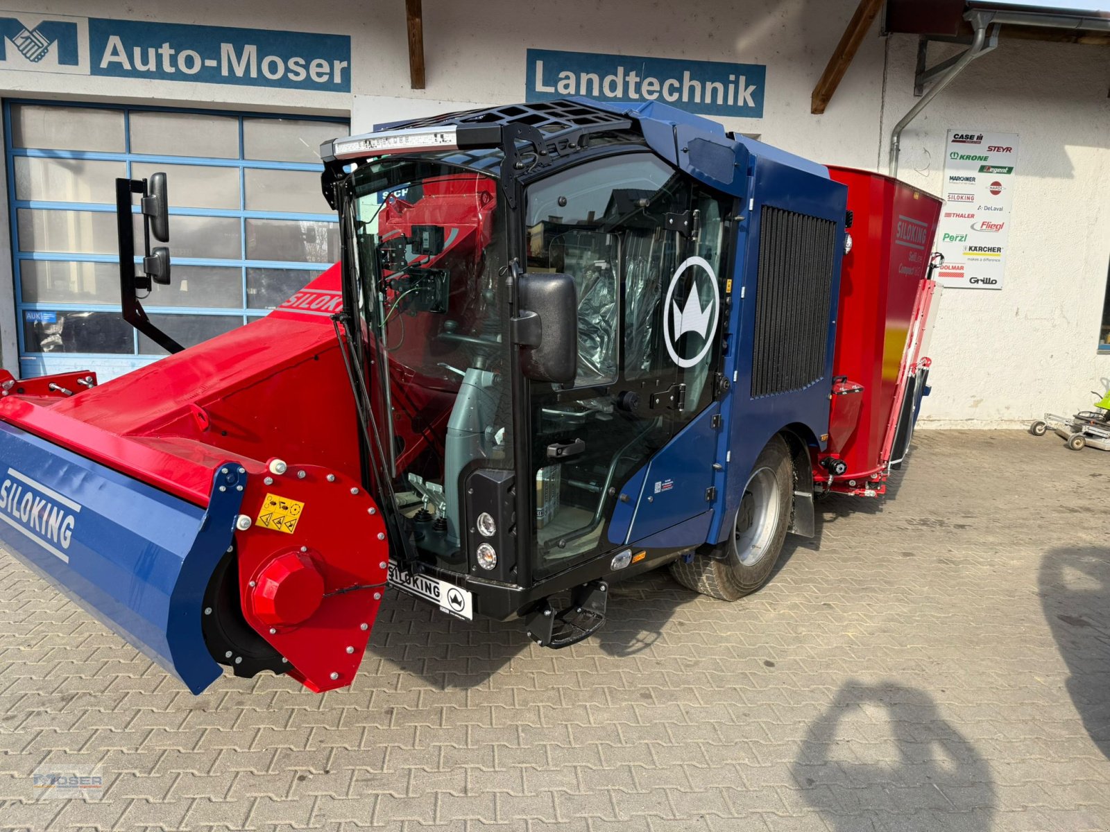 Futtermischwagen of the type Siloking SelfLine Compact 1612 13m³, Neumaschine in Massing (Picture 1)