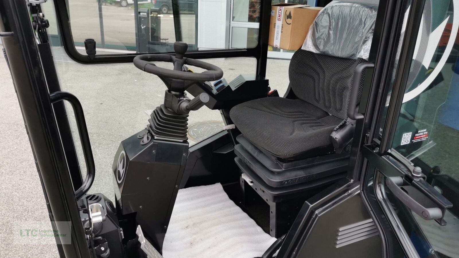 Futtermischwagen des Typs Siloking TruckLine eTruck 1408-10, Neumaschine in Redlham (Bild 13)