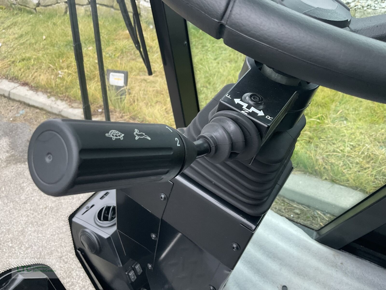 Futtermischwagen van het type Siloking TruckLine eTruck 1408-10, Neumaschine in Redlham (Foto 16)