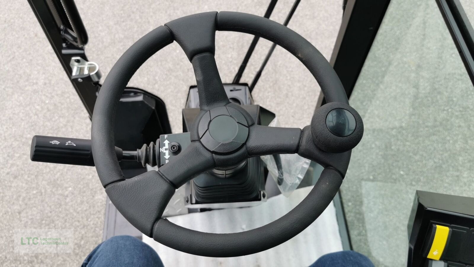 Futtermischwagen des Typs Siloking TruckLine eTruck 1408-10, Neumaschine in Redlham (Bild 10)