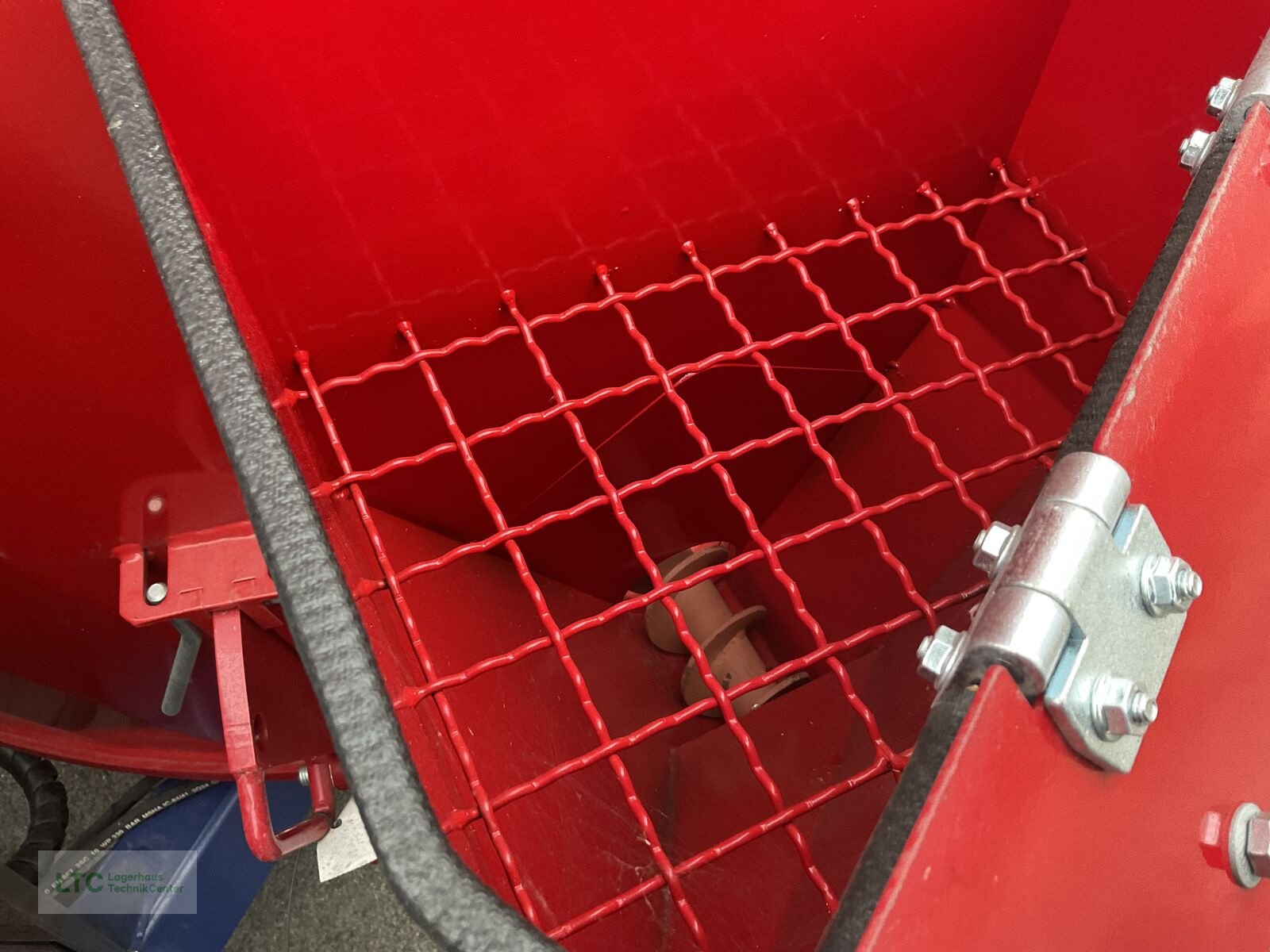 Futtermischwagen van het type Siloking TruckLine eTruck 1408-10, Neumaschine in Redlham (Foto 28)