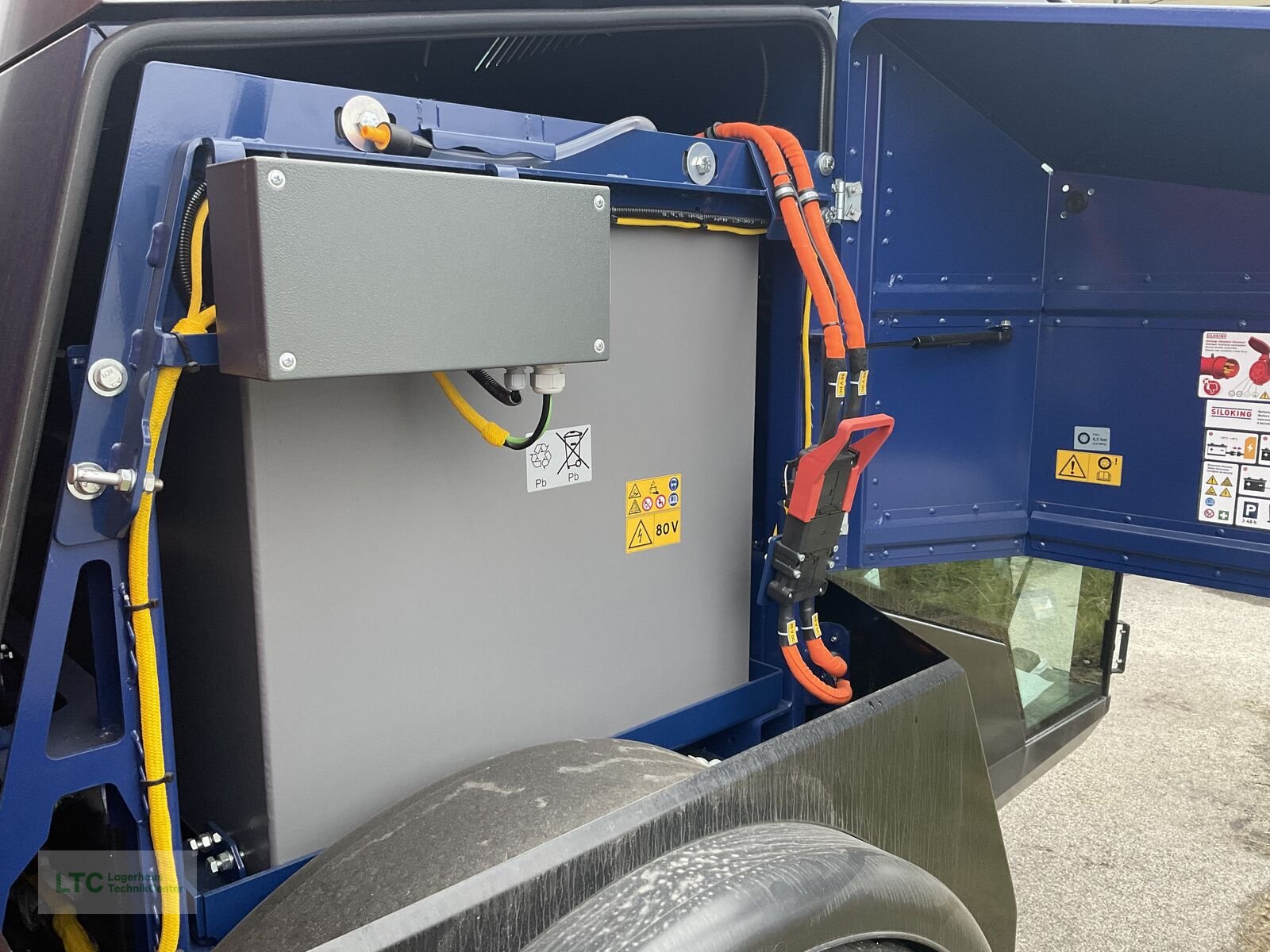 Futtermischwagen van het type Siloking TruckLine eTruck 1408-10, Neumaschine in Redlham (Foto 30)