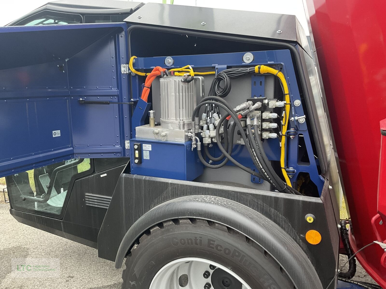 Futtermischwagen van het type Siloking TruckLine eTruck 1408-10, Neumaschine in Redlham (Foto 26)