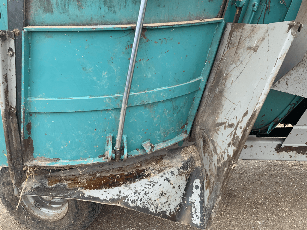 Futtermischwagen Türe ait Sonstige BORAMEL 14, Gebrauchtmaschine içinde CONDE SUR VIRE (resim 6)