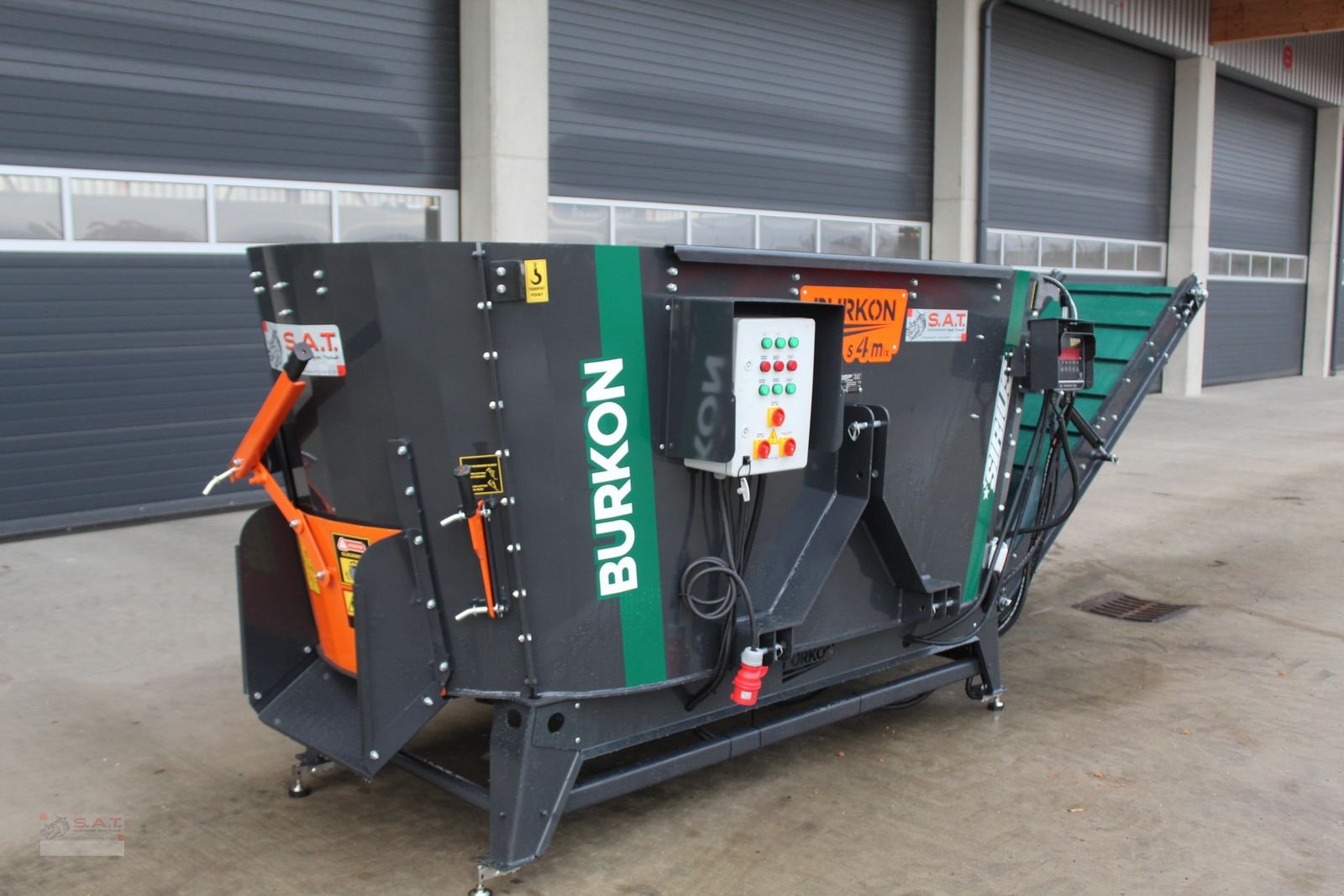 Futtermischwagen del tipo Sonstige Elektro-Doppelschneckenmischer 4m, Neumaschine In Eberschwang (Immagine 1)