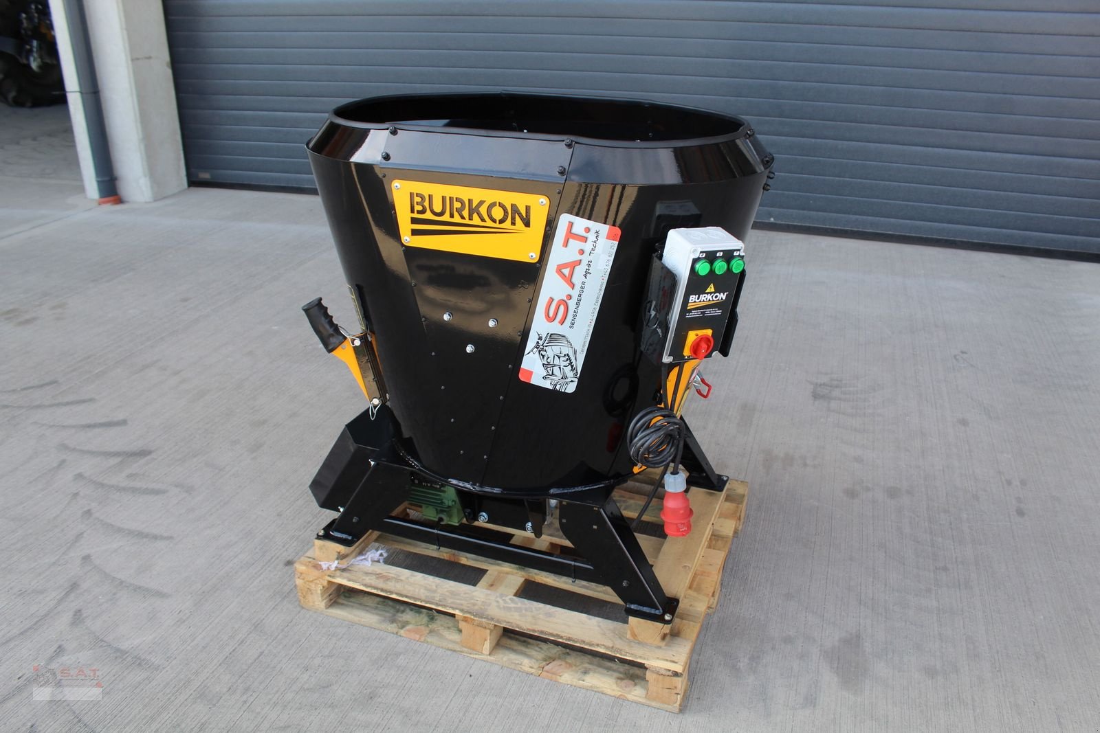 Futtermischwagen typu Sonstige Elektrofuttermischer von 0,5 m³, Neumaschine v Eberschwang (Obrázek 1)