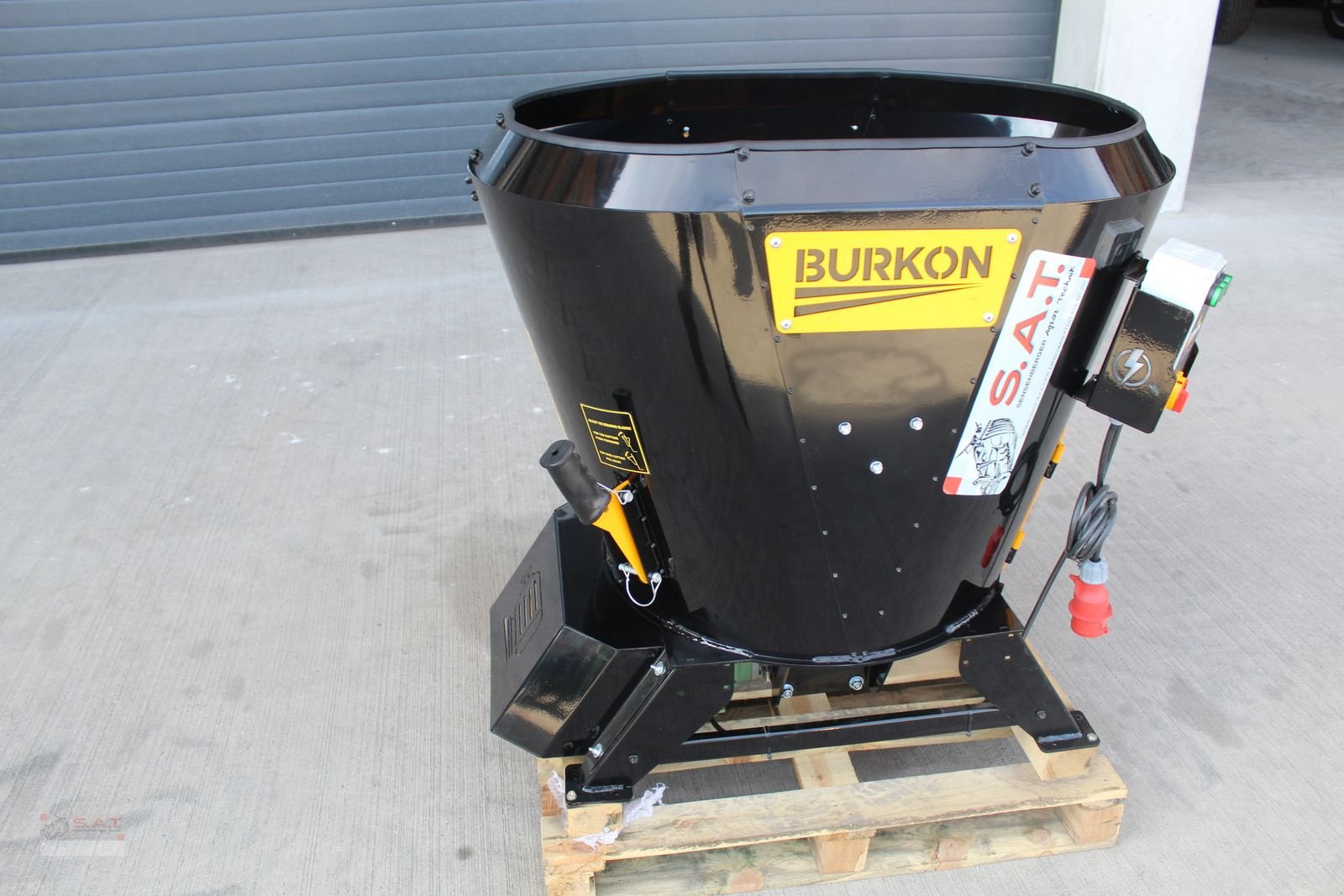 Futtermischwagen typu Sonstige Elektrofuttermischer von 0,5 m³, Neumaschine v Eberschwang (Obrázek 3)