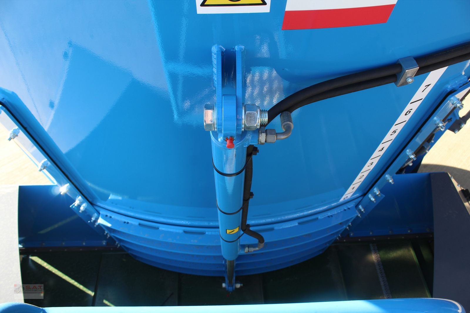 Futtermischwagen des Typs Sonstige Futtermischer FX 1000 HD, 10m³ Sonderpreis Lager, Neumaschine in Eberschwang (Bild 18)